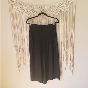 Aritzia (Sunday Best) - High Waist Wide Leg Pant